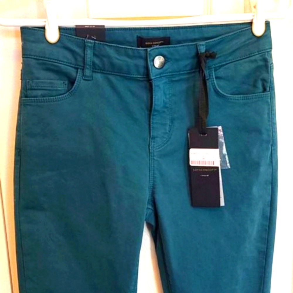NWT ☆ Soya Concepts Patrizia Skinny Cropped Teal Jean